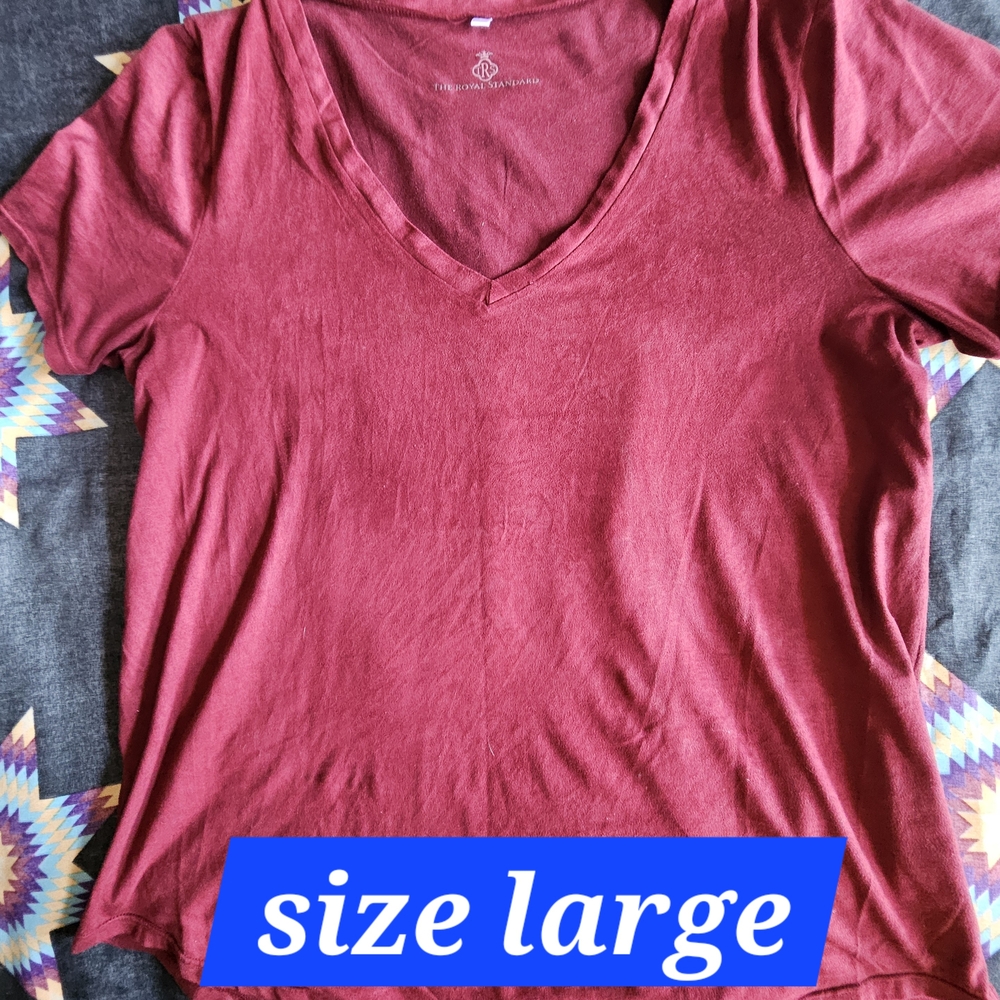 Elegant Red V-Neck Short Sleeve Tee